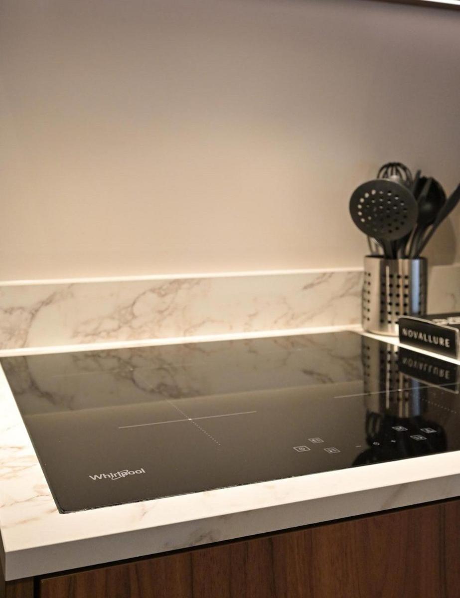 Novallure Downtown - Short Stay Apartments The Hague Room photo