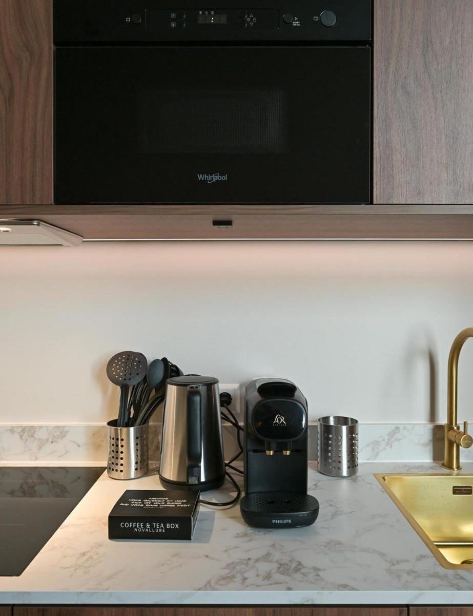 Novallure Downtown - Short Stay Apartments The Hague Room photo