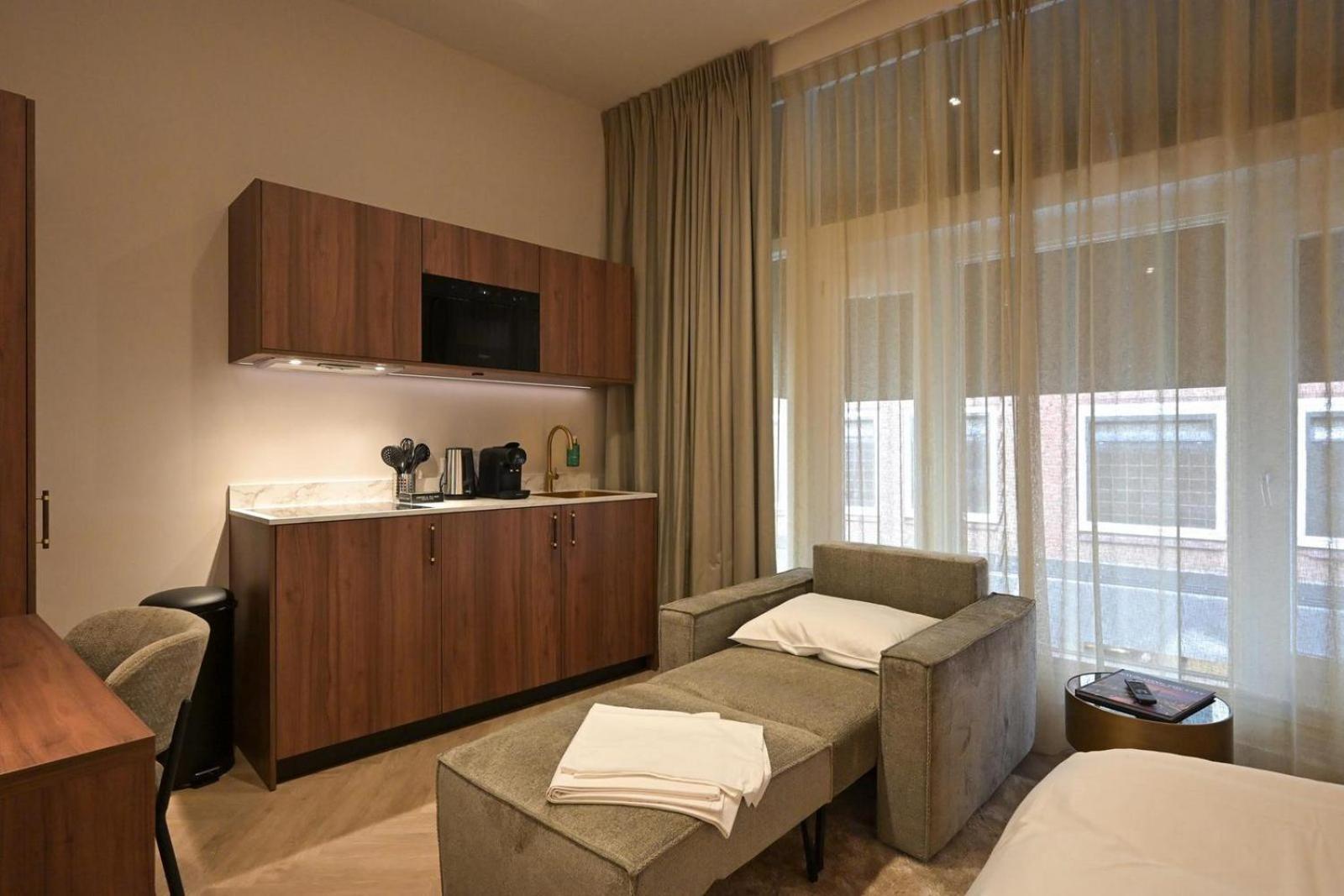 Novallure Downtown - Short Stay Apartments The Hague Room photo
